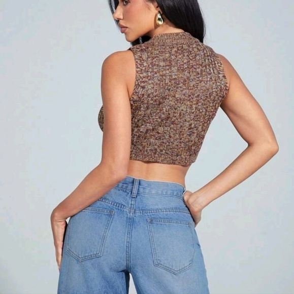 Women's Drawstring Front Crop Knit Top - Picture 3 of 4